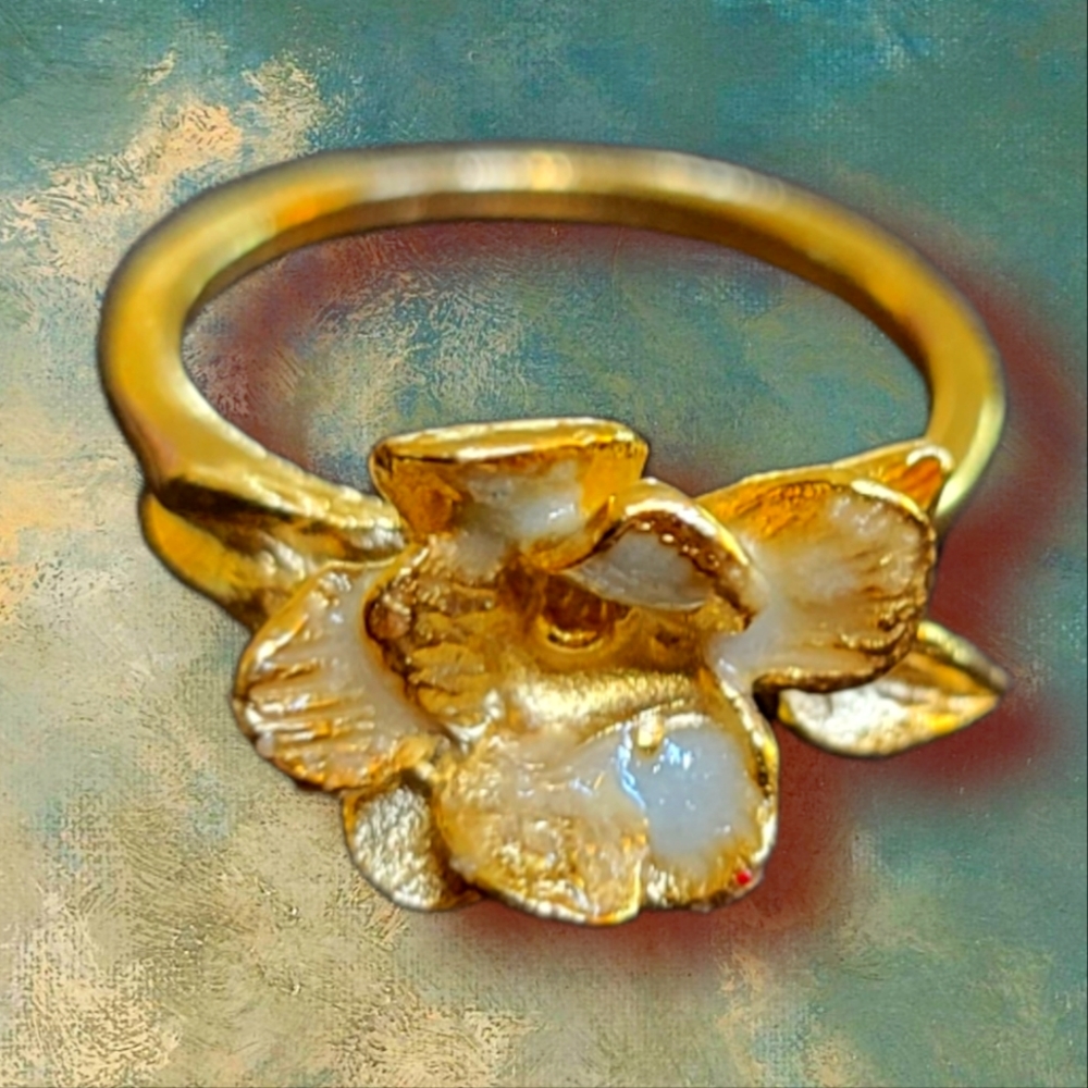 10KGP Dainty Artisan Victorian Nightshade Blossom Gold Lacquer Ring